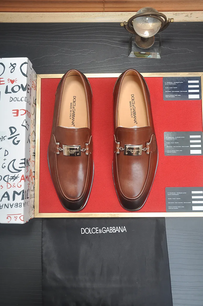 Men's men's shoes 💰500💶🌲 DG top 🔍🔍Men's new leather shoes 🚹 are on sale at the same time at the counter ⚠The uppers are imported cowhide from Italy, the entire imported cowhide lining, imported accessories 💪💪, completely 1⃣️ vs 1⃣️ replica 🇮 🇹💪💪, ⚠Sole: The original sole is specially provided by the original factory, the exclusive movable molded sole is super comfortable, ⚠The original factory follows the order, 🔍🔍high quality, you can enter and exit the counter at will, welcome to compare ⚠Size: 38-44 (45 customized)